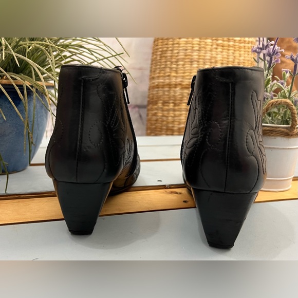 Pikolinos 'Lille' Quilted Leather Black Ankle Booties Size 40 (9-9.5) - Picture 7 of 12